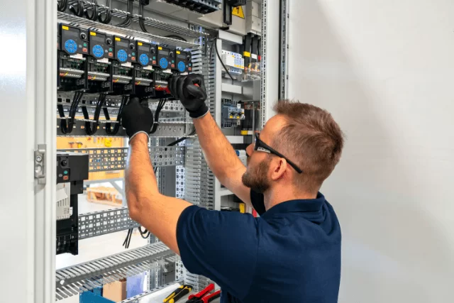 Elektrikli Çalışmalarda İş Güvenliği